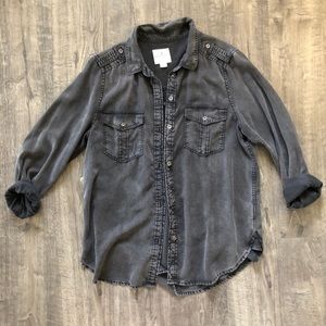 American Eagle Distressed Button Up